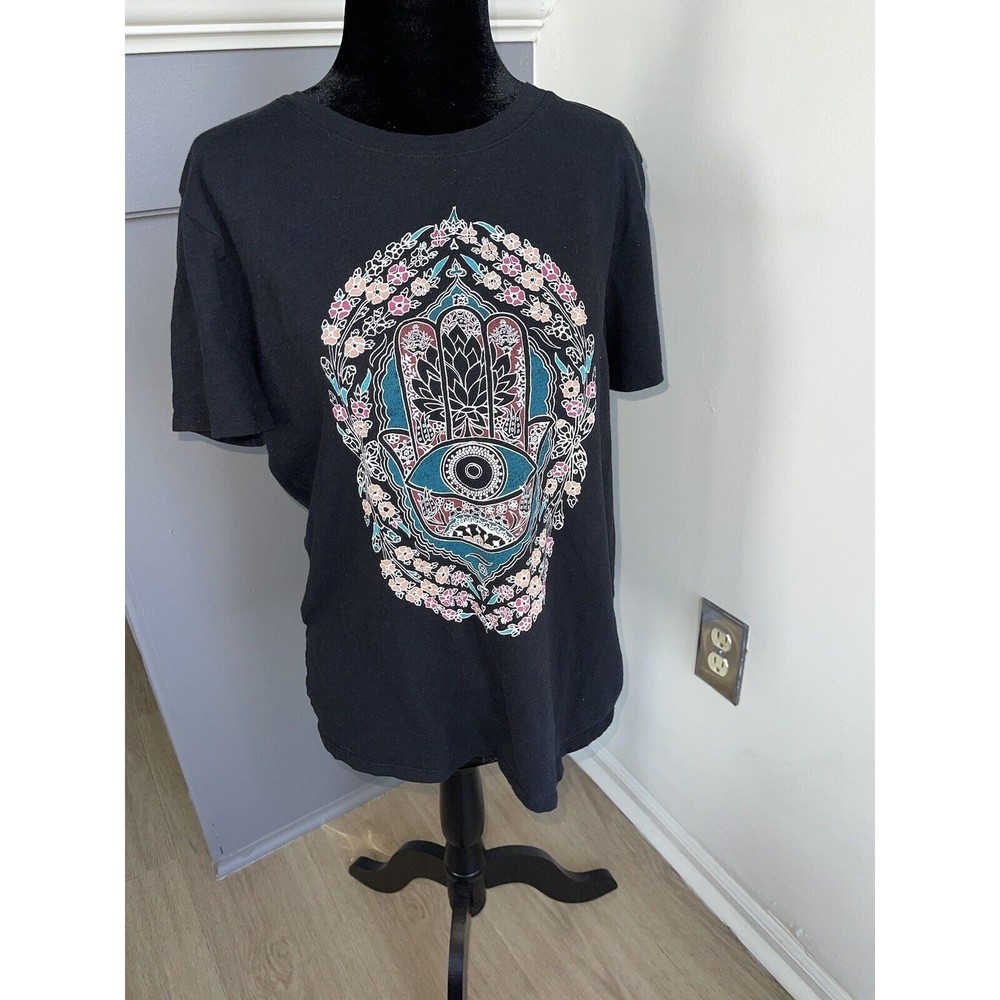 Lucky Brand T Shirt Hamsa Hand Size Large 100% Cotton Evil Eye